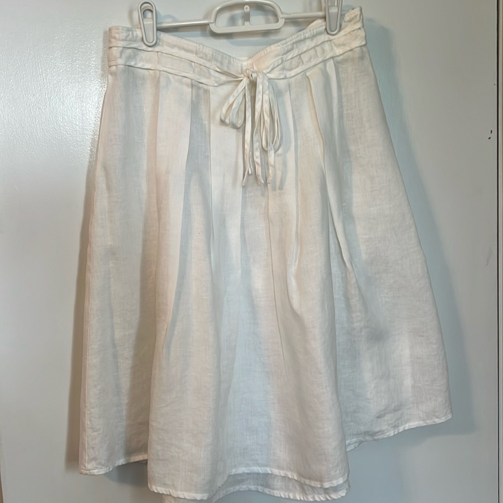 Beautiful white linen skirt. Not lined. Size Small. Runs large